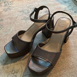 NWOT Holographic Purple Block Heels